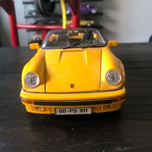 USED 1989 Porsche 911 Speedster Yellow Maisto Die Cast Car 1/18 (NO CASE)